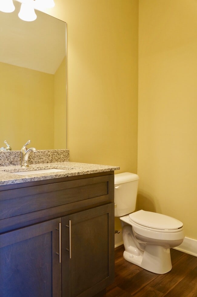 Building Photo - 131 N Franklin Ave