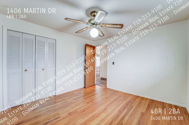 Building Photo - 1406 Martin Dr