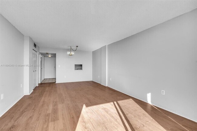 Building Photo - 13155 Ixora Ct