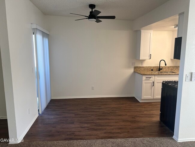 Building Photo - 4202 W Ave L