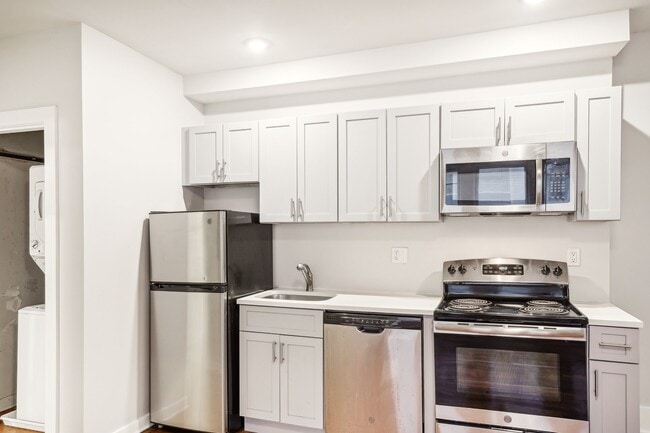 Building Photo - 4300 Chestnut St