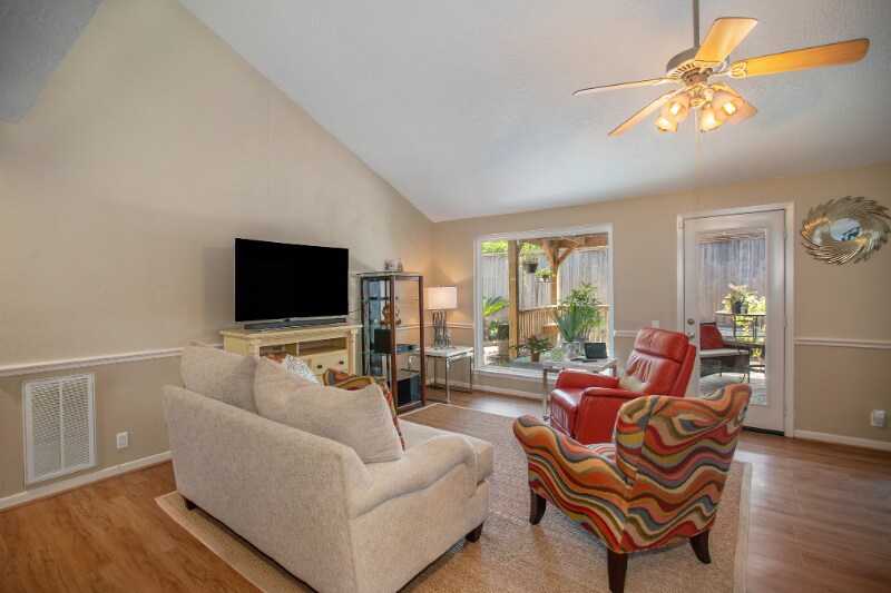 Building Photo - 2303 Silver Sage Dr