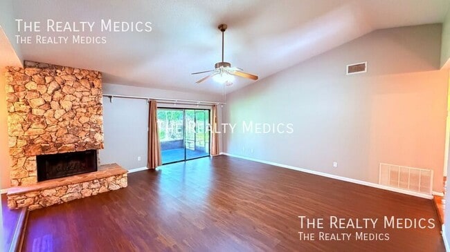 Building Photo - 481 Timberwood Trail