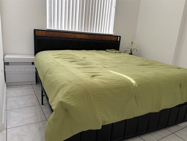 Building Photo - 18800 NE 29th Ave