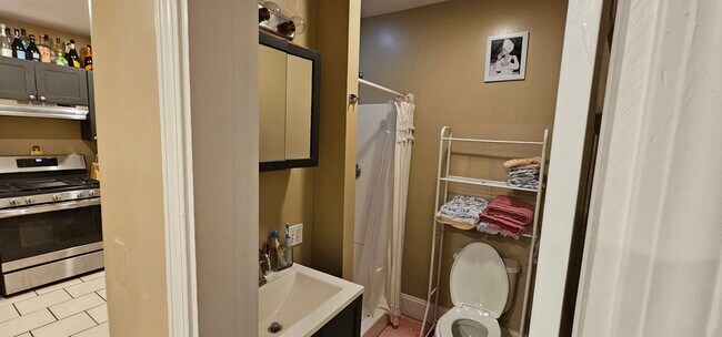 Building Photo - $500 Rebate Upon Closing! Luxury Apt. Near BU Campus.  Ht/HW Included.