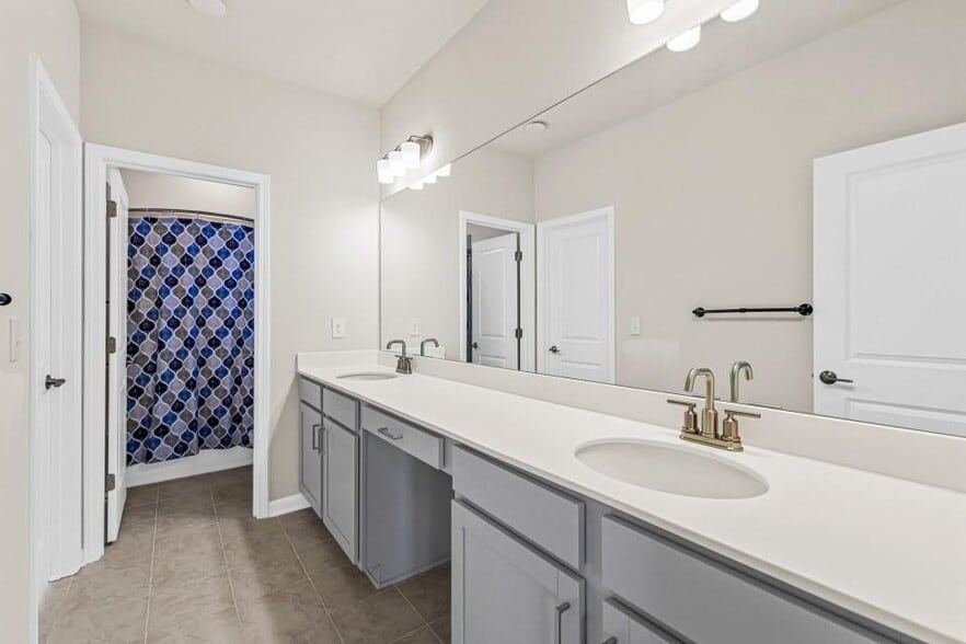 Building Photo - 405 Founders Walk