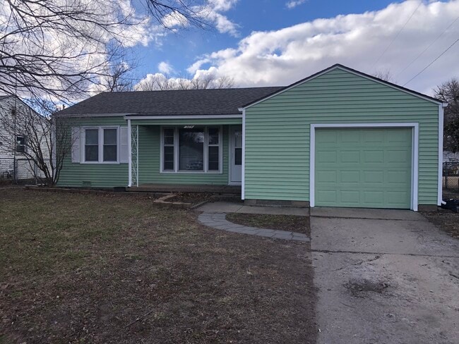 Building Photo - 3231 S Palisade Ave