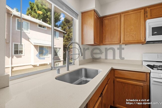 Building Photo - 1228 Albacore Terrace
