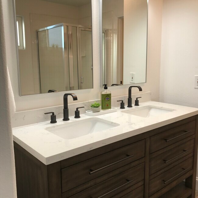Building Photo - 2775 Stonebrook Cir