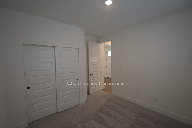 Building Photo - Beautiful New 3 Bed 2 Bath Home in Rolling Hills – Built in 2025