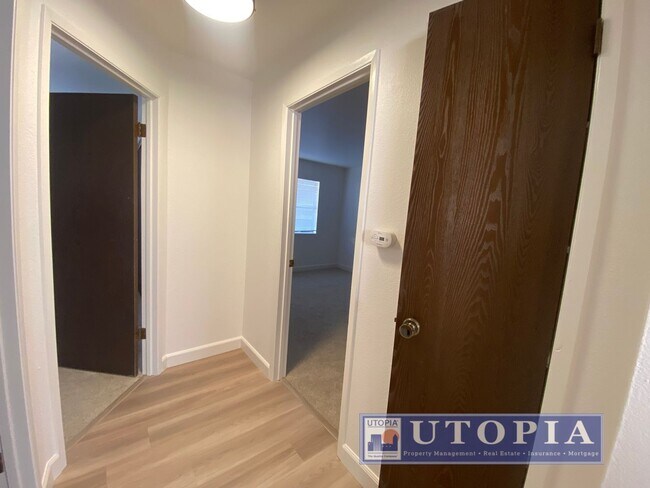 Building Photo - 136 Market St