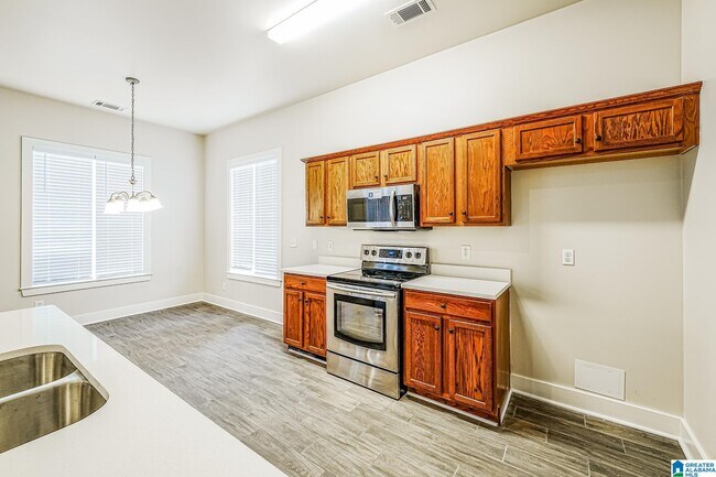 Building Photo - 4601 Nicholas Dr