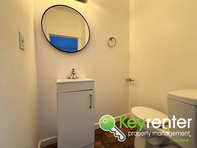 Building Photo - Updated 3-Bedroom Home for Rent in Central...