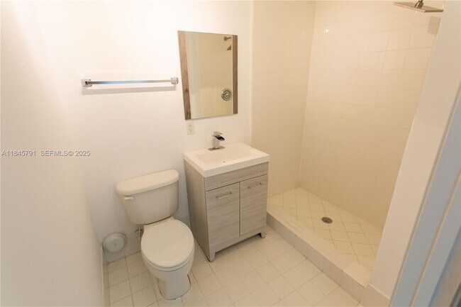 Building Photo - 20 Calabria Ave