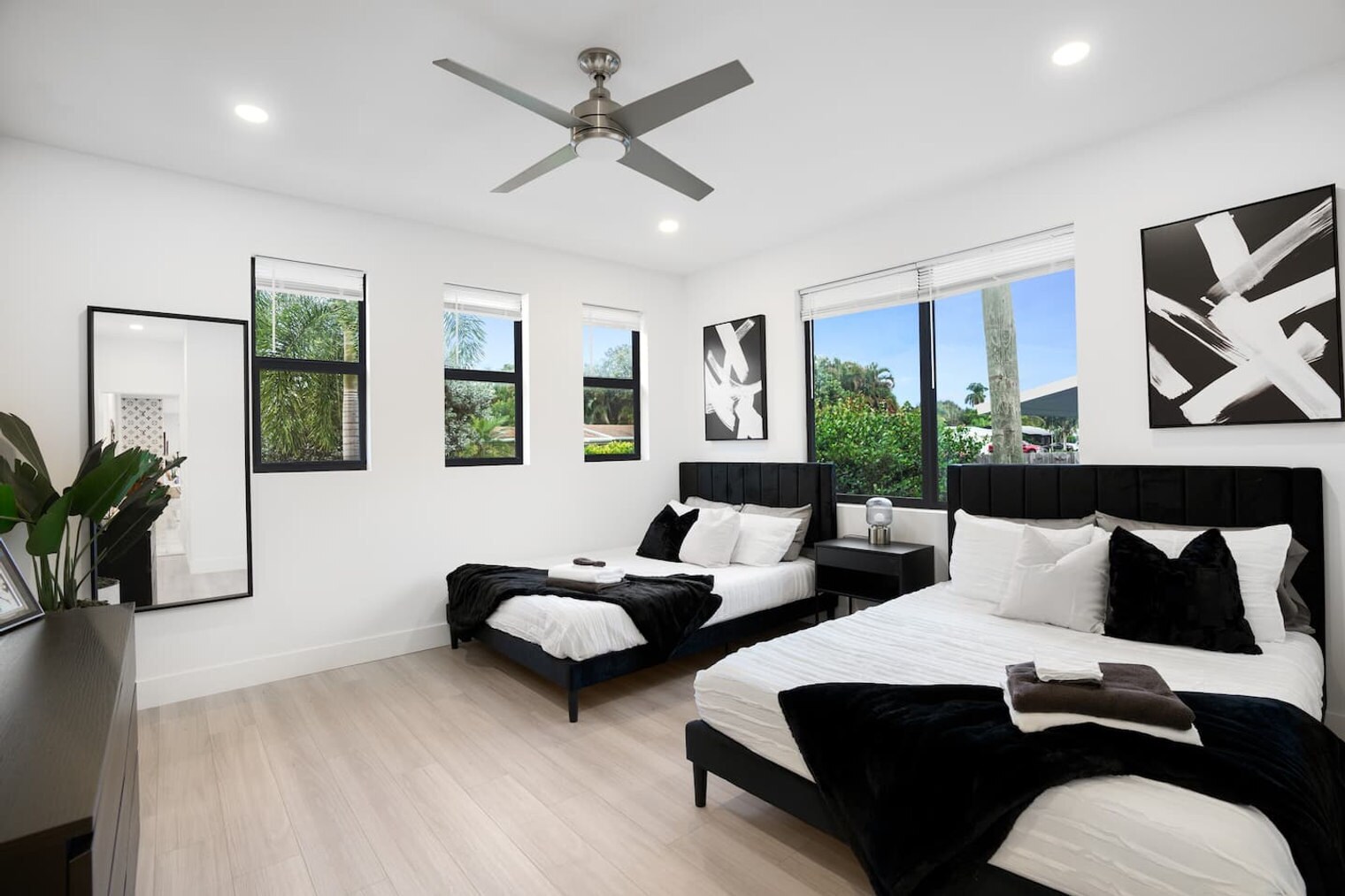 Building Photo - 826 SW 14th Ct