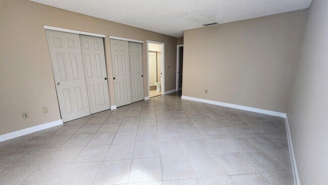 Building Photo - 8463 Dynasty Dr