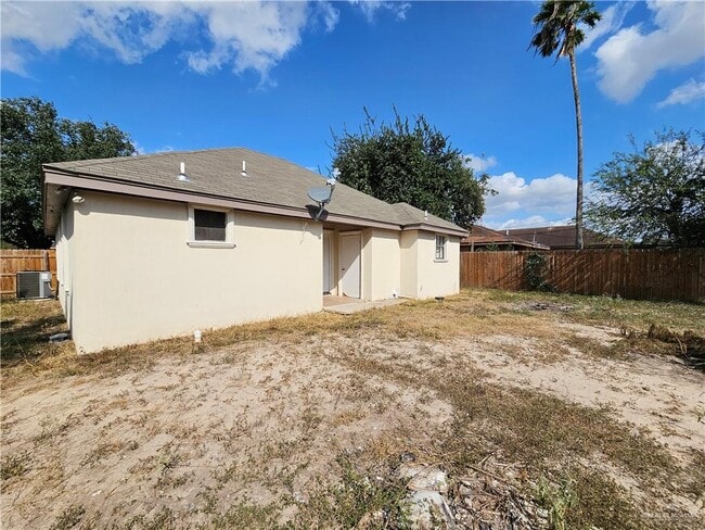 Building Photo - 3703 Thompson Rd