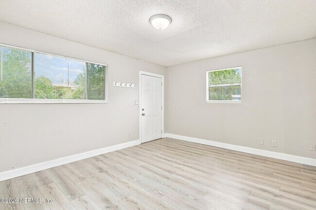 Building Photo - 6790 Tinkerbell Ln