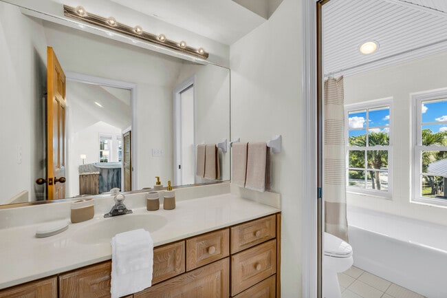 Building Photo - 7 Seawatch Dr