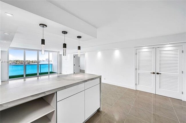 Building Photo - 6770 Indian Creek Dr