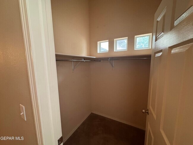 Building Photo - 6700 Hermoso Del Sol Dr