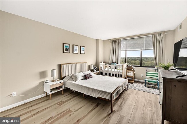 Building Photo - 5225 Pooks Hill Rd