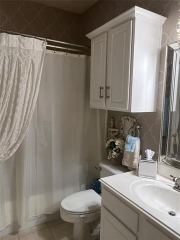 Building Photo - 5213 Forest Lawn Dr
