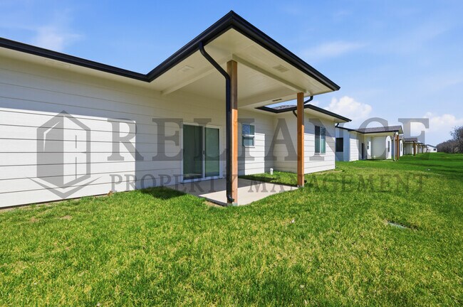 Building Photo - 619 Elmwood St