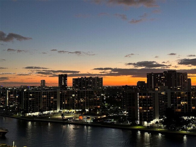 Building Photo - 3001 S Ocean Dr