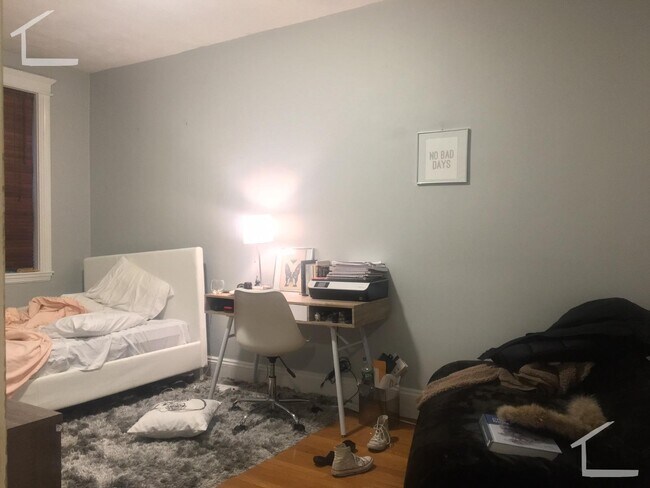 Building Photo - 215 Saint Paul St