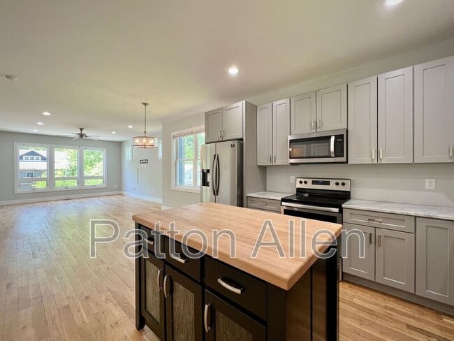 Building Photo - 308 London Rd