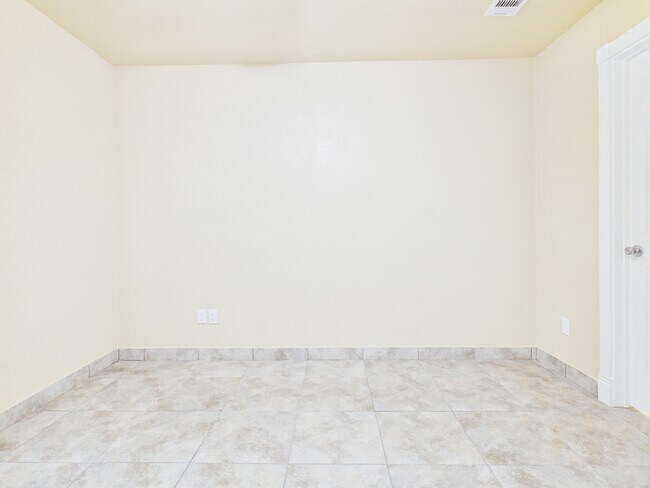 Building Photo - 2007 Monito Way