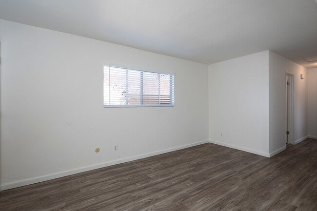 Building Photo - 4837 Santa Cruz Ave