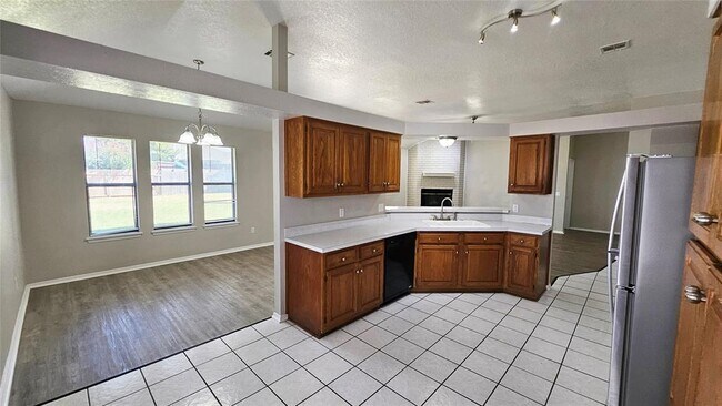 Building Photo - 1609 Rocky Mountain Way