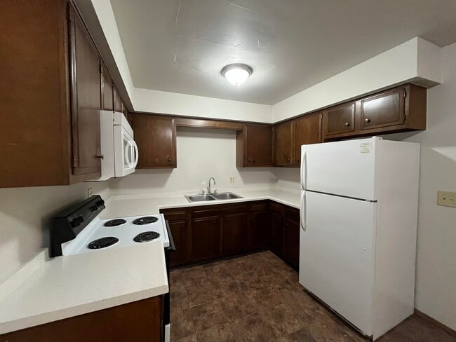 Building Photo - 4244 S 51st St