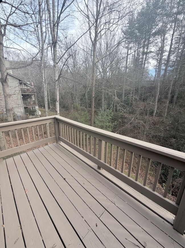 Building Photo - Great Location - 2 Bed, 2 Bath Condo Available Now!