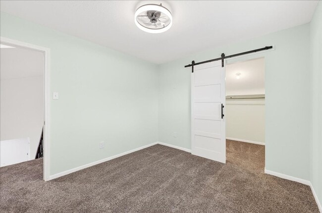 Building Photo - 5025 Romford Dr