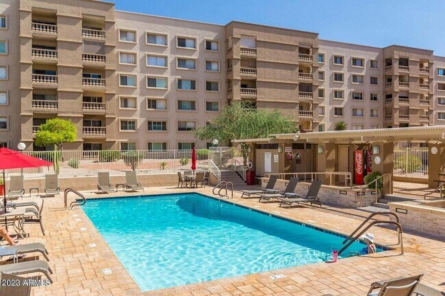 Building Photo - 7920 E Camelback Rd