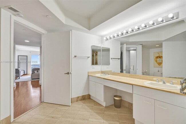 Building Photo - 21205 Yacht Club Dr