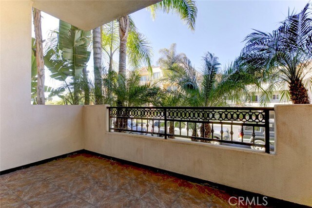 Building Photo - 556 E Palm Ave