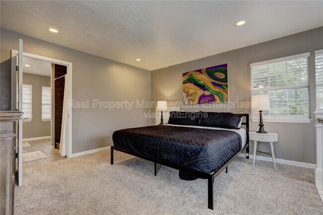 Building Photo - 2208 NW 16th St