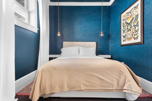 Building Photo - Sunny Two-Story Wash Park Bungalow