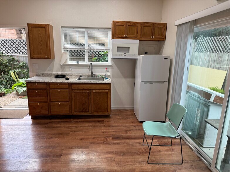 Building Photo - 744 Hermosa Vista Way