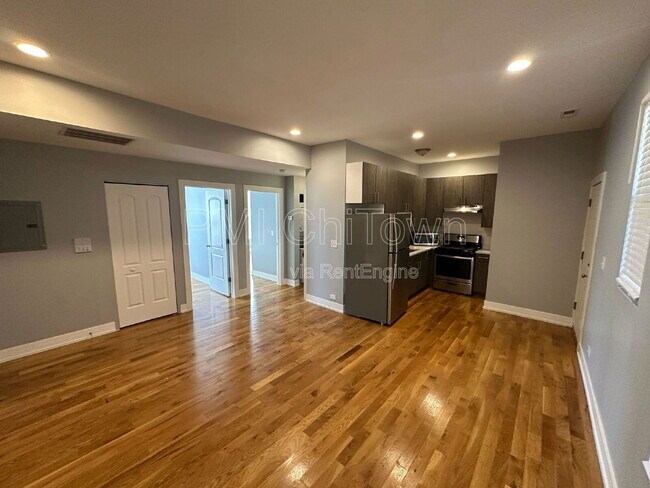 Building Photo - 342 E 50th St