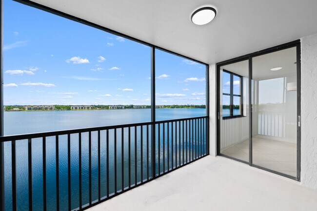 Building Photo - 105 Lake Emerald Dr