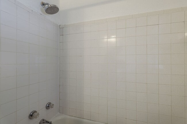 Building Photo - 1 Bed 1 Bath apartment in Okc close to Plaza District!