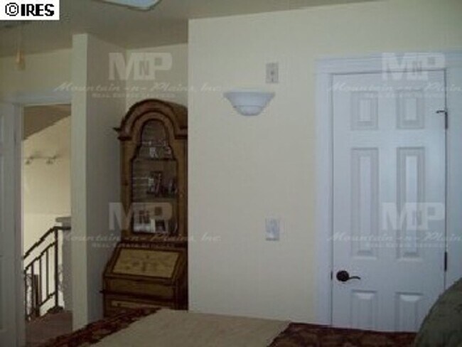 Building Photo - 409 Mason Ct