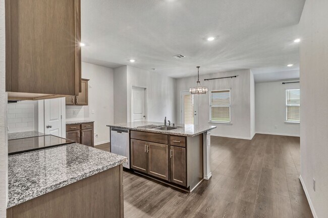 Building Photo - Royce City Home