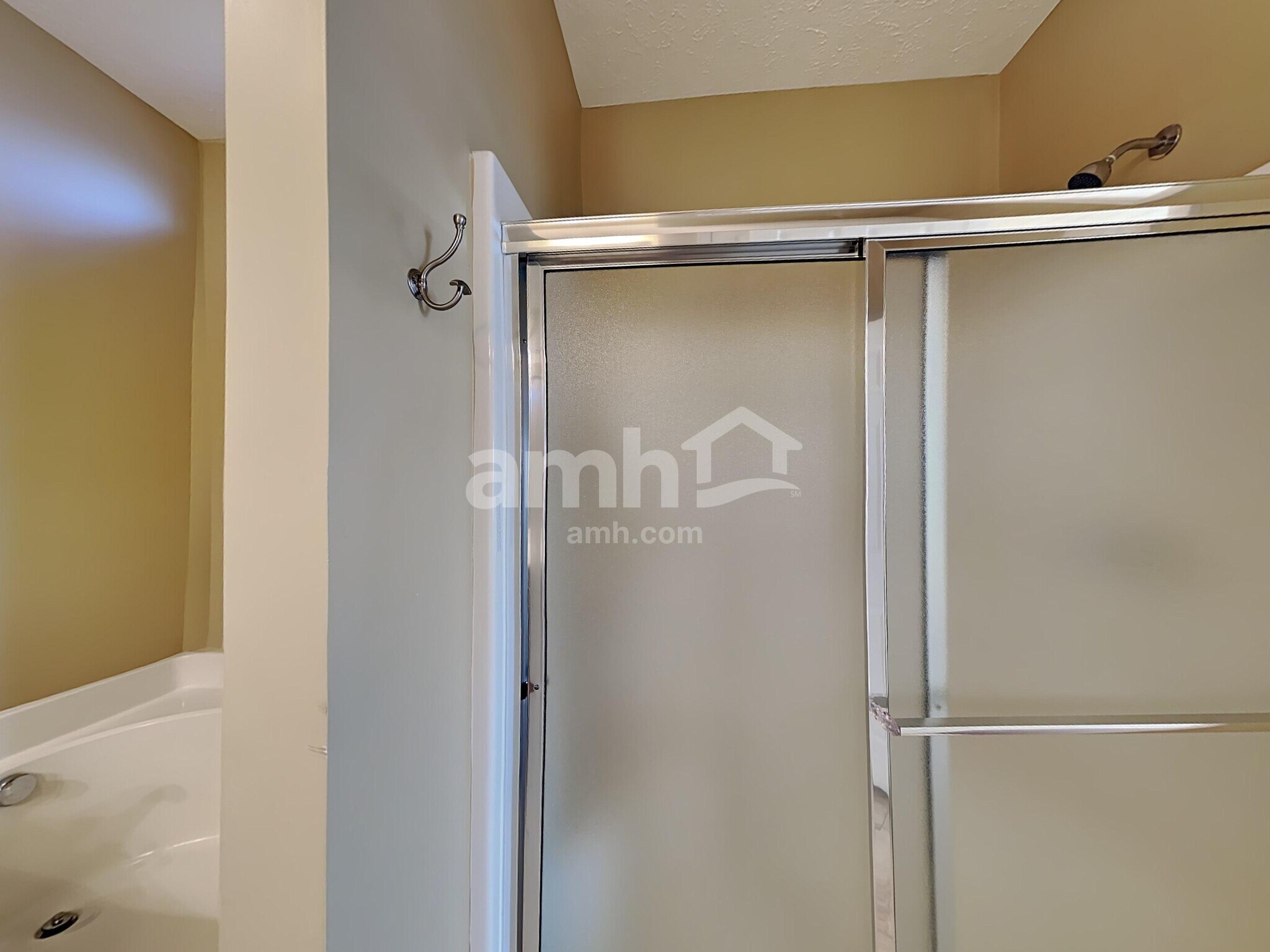 Building Photo - 533 Callie Ave