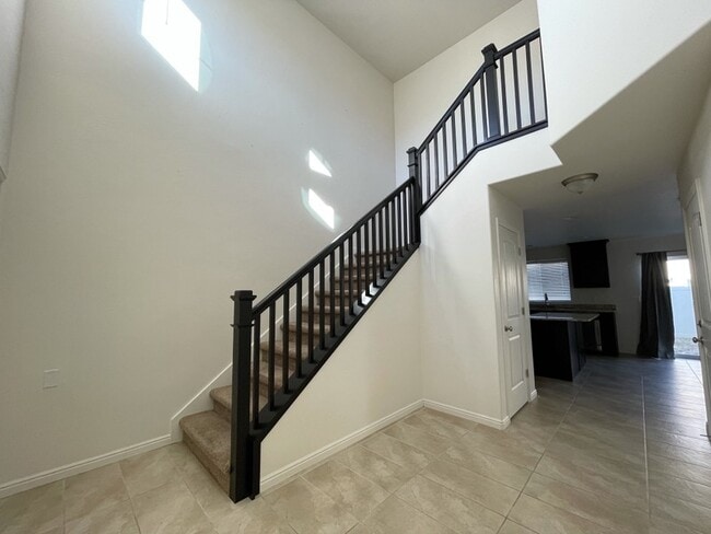 Building Photo - 1118 Stonehaven Dr